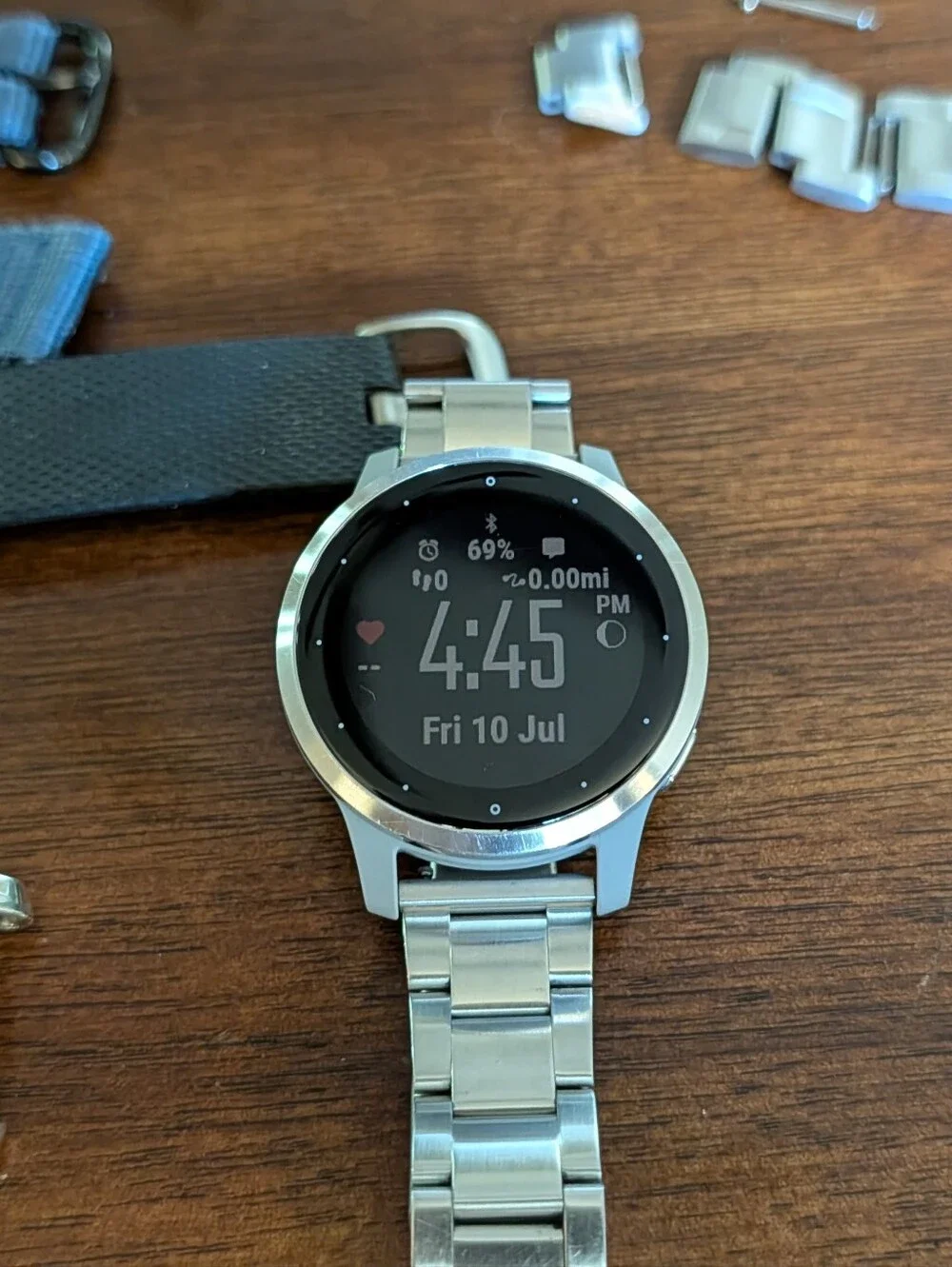 Garmin Vivo active 4 Smartwatch Including many Accessories